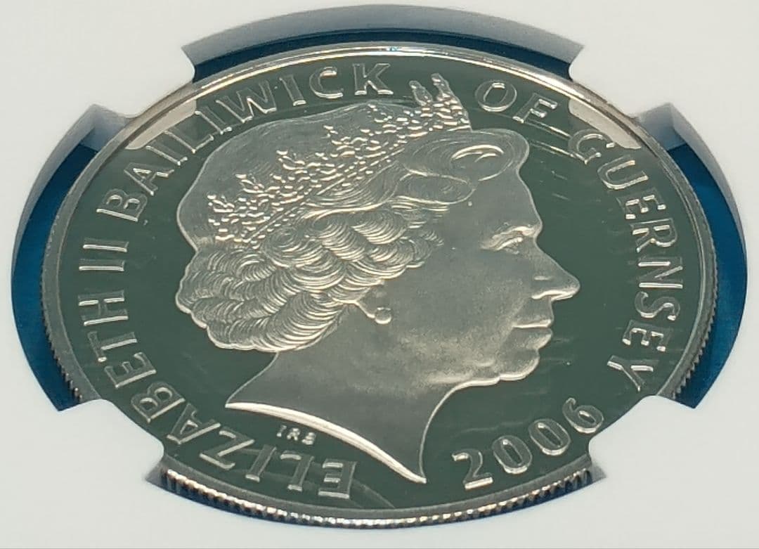 2006 ガーンジー島エリザベス女王生誕80周年 £5銀貨 NGC PF69UC - メルカリ