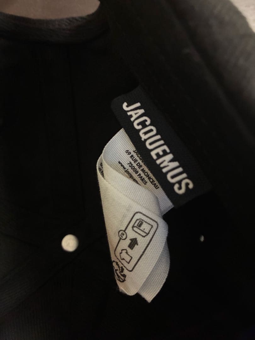 JACQUEMUS ブラック キャップ フリンジ - メルカリ