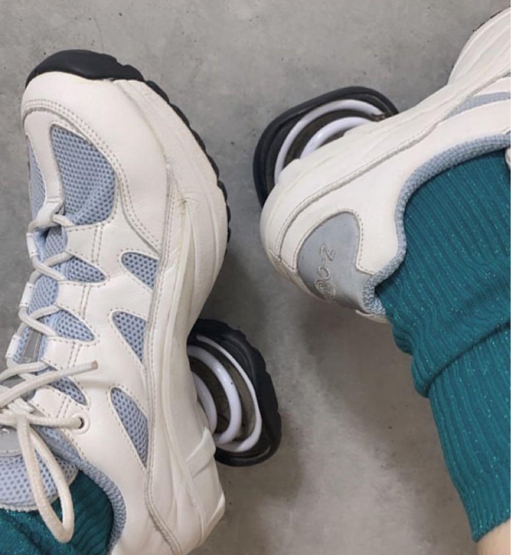 z coil スニーカー