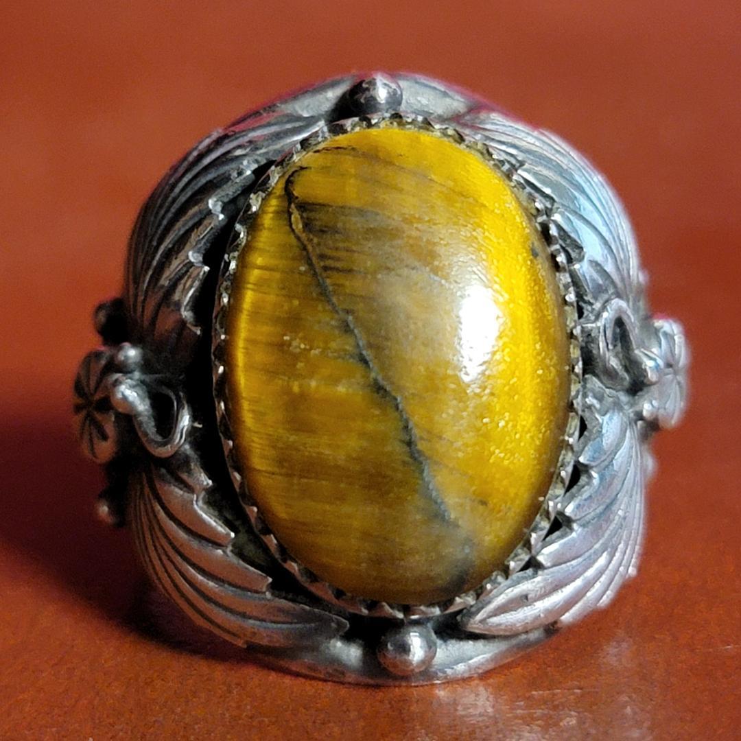 銀の指輪 ビンテージ品 シルバー925 ナバホ シルバーリング タイガーアイ