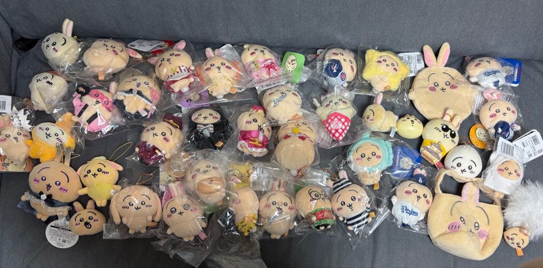 ちいかわ　うさぎ　ぬいぐるみ・マスコット　ストラップ　ぬいぐるみバッジ　セット