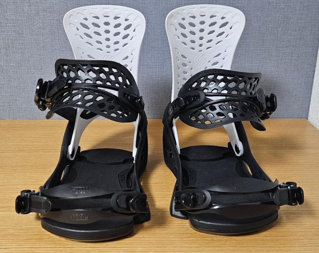 FLUX PR Mサイズ スノーボードビンディング