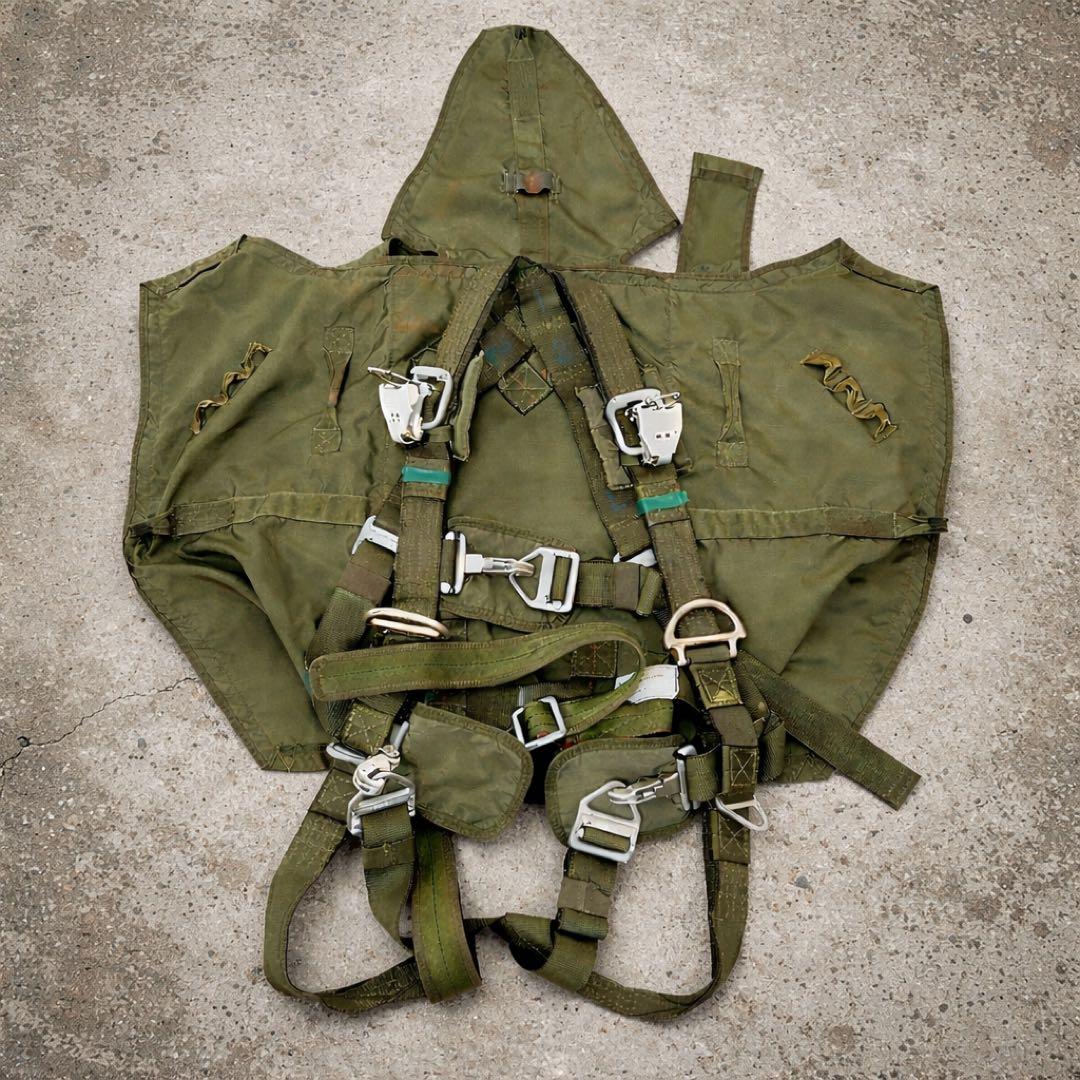 米軍実物 パラシュートハーネス IRVIN AEROSPACE 2004年製 IRVIN AEROSPACE セーフティーハーネス No.2の商品詳細｜ミリタリー