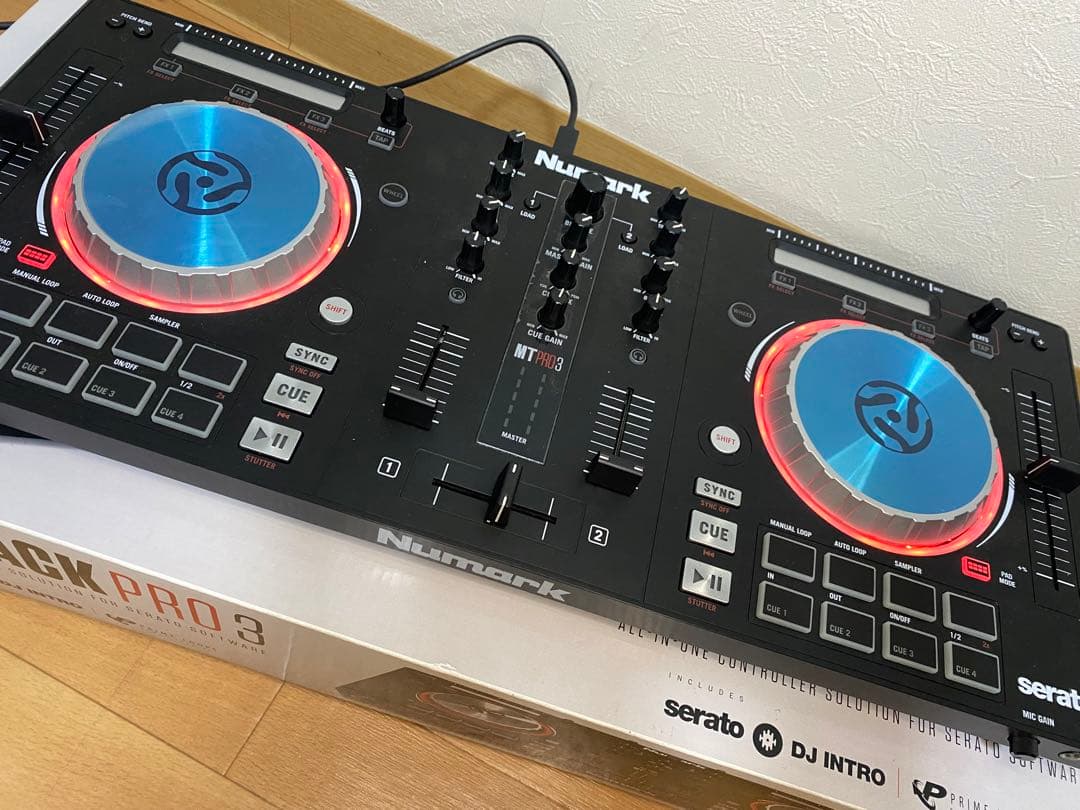 Numark MIXTRACK PRO 3 (専用ハードケース付き) Amazon.com: Harmony Audio HCMIXTRACKPRO3 Flight Road DJ Custom