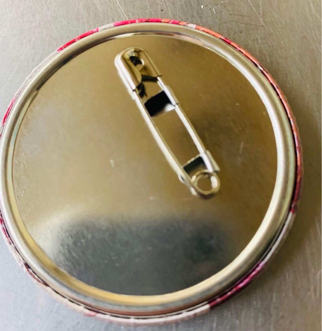 ヲタクに恋は難しい原画展 in 新宿マルイアネックス 樺倉太郎 缶バッジ