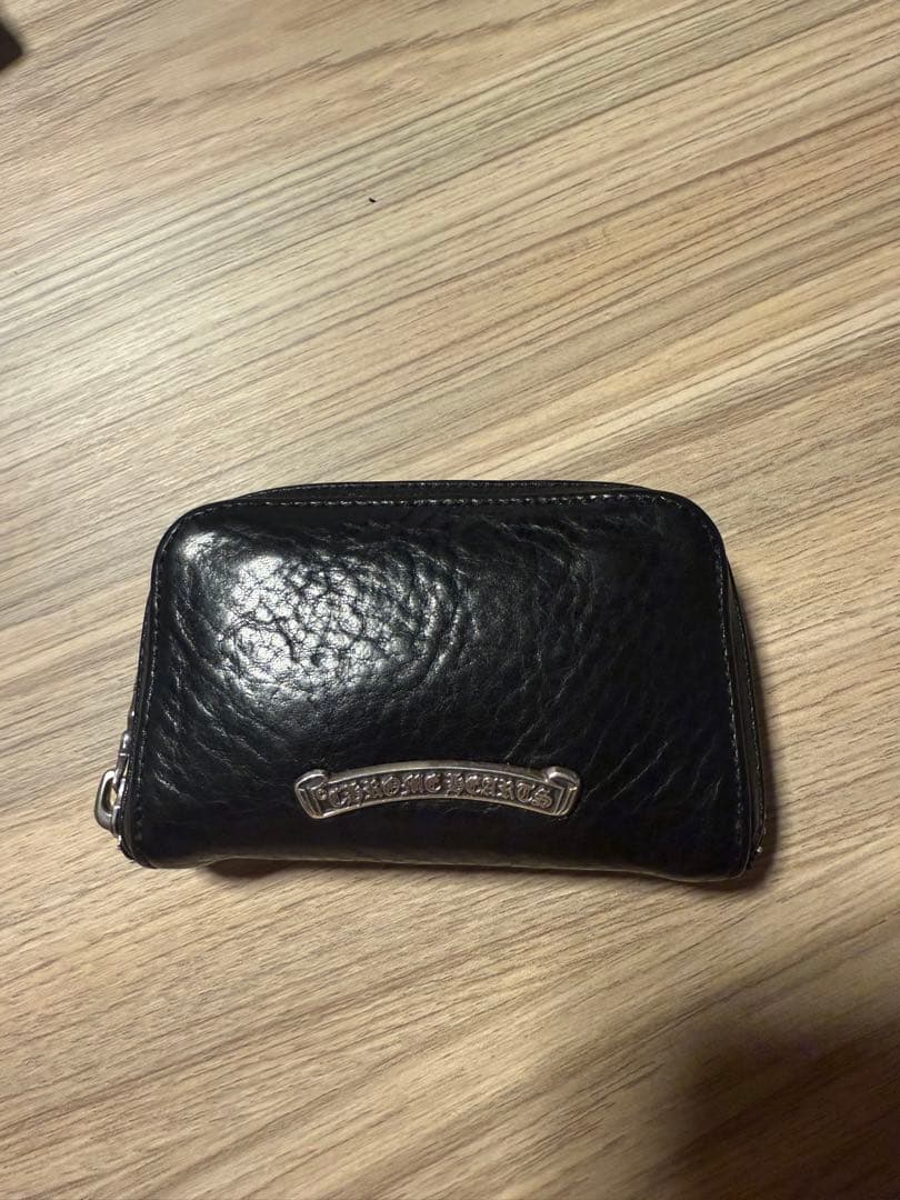 クロムハーツ ラウンドジップ レザーケース