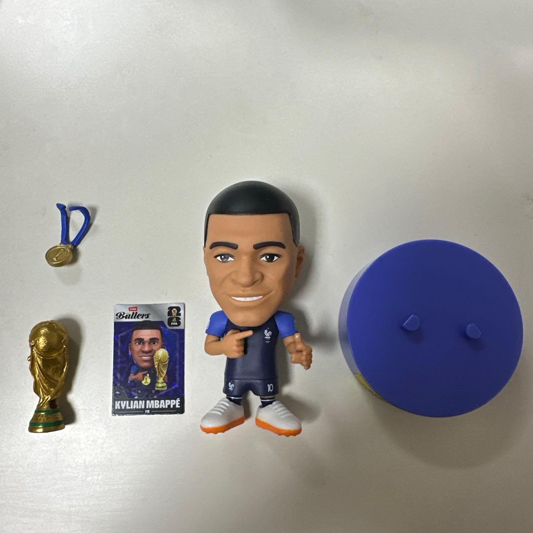 や*す様 ZURU FIFA Ballers Mbappé スーパーレア エムバ - メルカリ