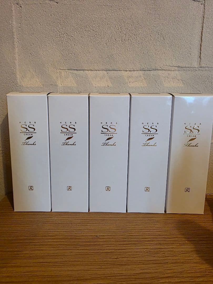 お得✨ロイヤル化粧品　 金箔ハーブクリームSSクリーム35g×5本セット
