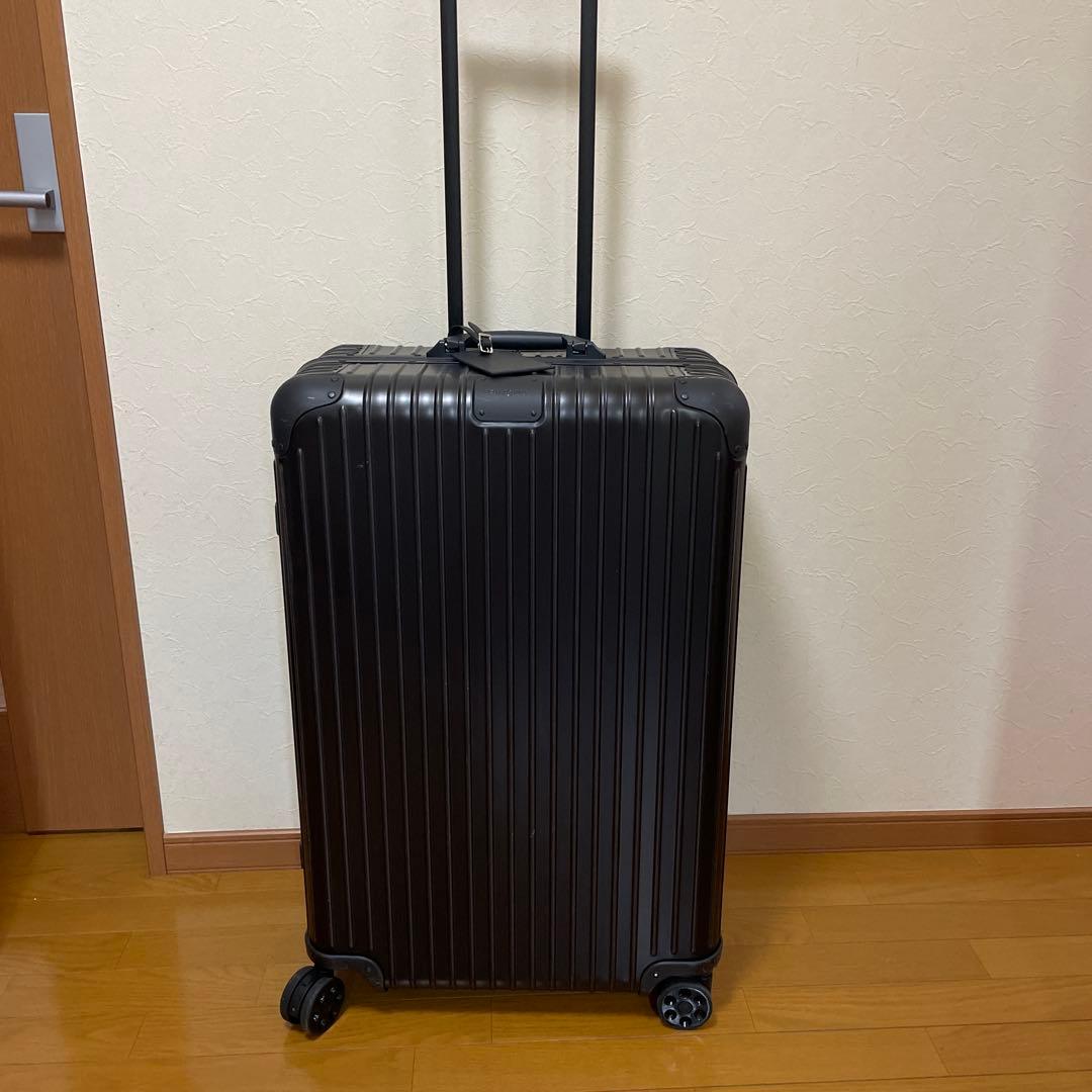 リモワ （アルミ） 黒、大容量