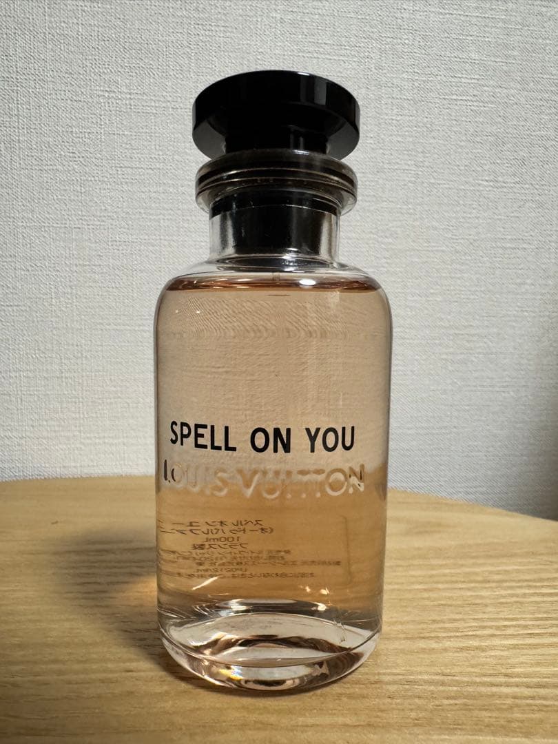 めぐみ　LOUIS VUITTON 香水 SPELL ON YOU