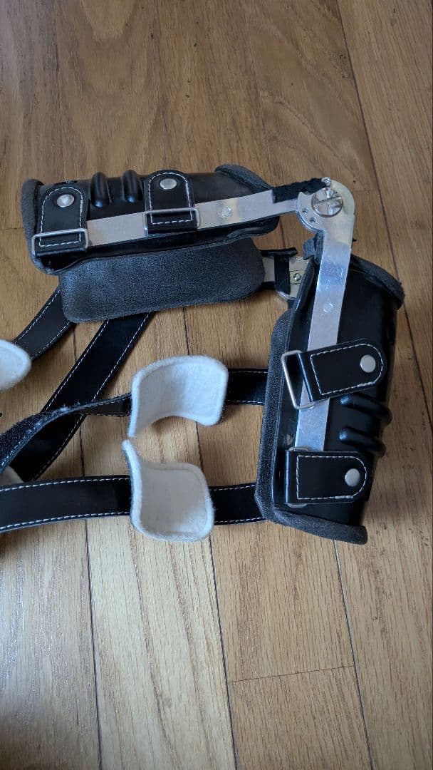 肘　脱臼防止装具（肘ブレース）