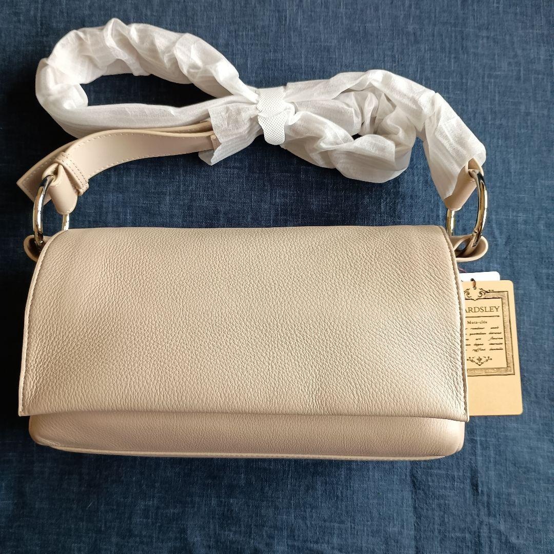 新品タグ付き】BEARDSLEY ビアズリー レザーボディバッグ　ベージュ