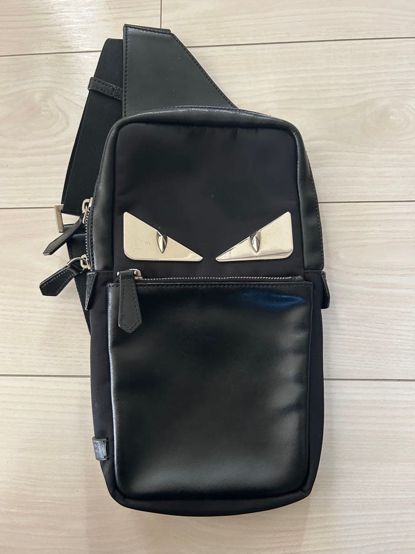 FENDI フェンディ　モンスター　ボディバッグ