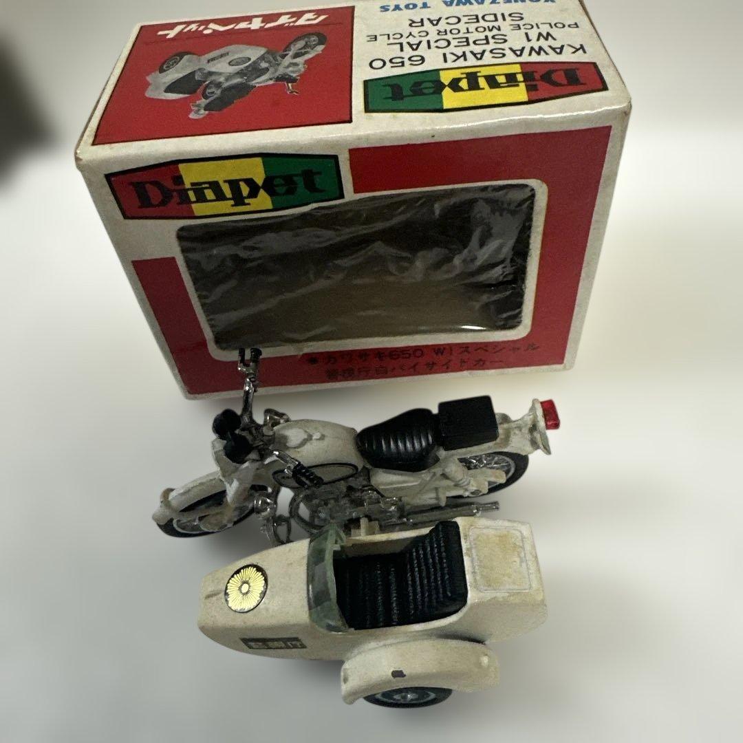 ダイアペットNo.２７２ カワサキバイク　白バイサイドカー