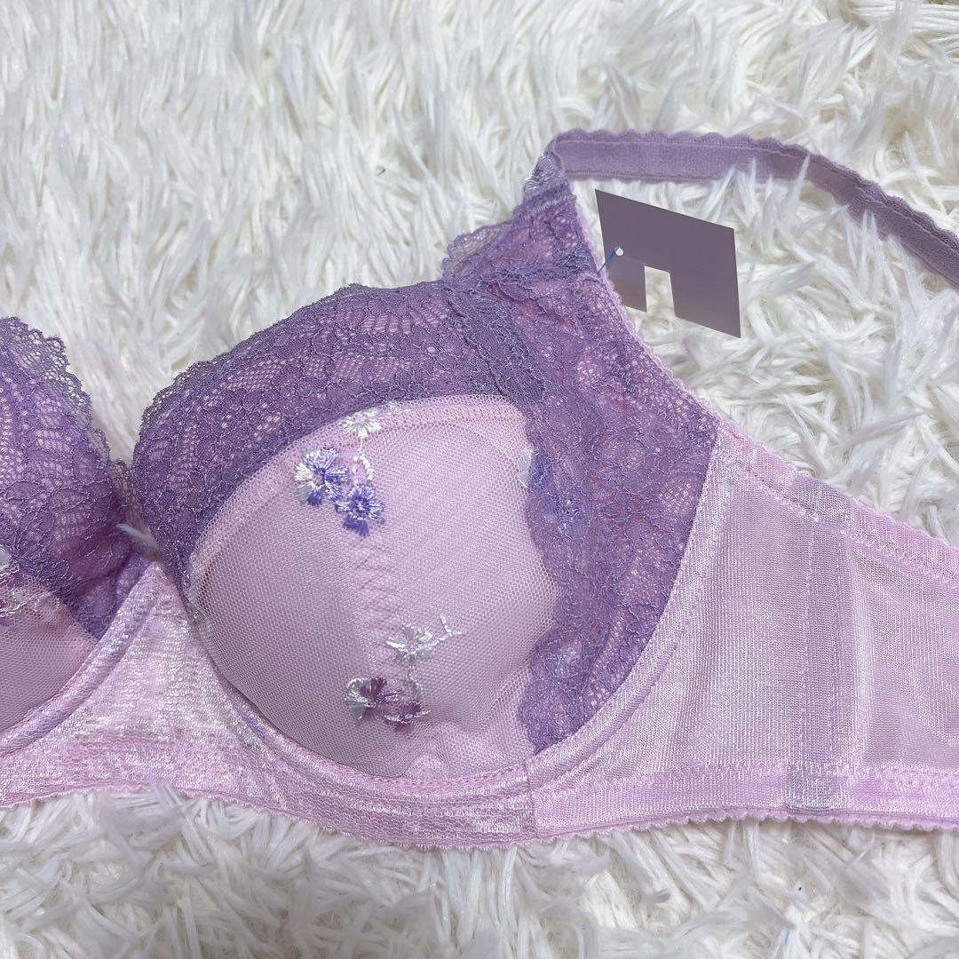 E75】ワコール 小顔ブラ 小さく見せるブラ ピンク系 新品 Wacoal