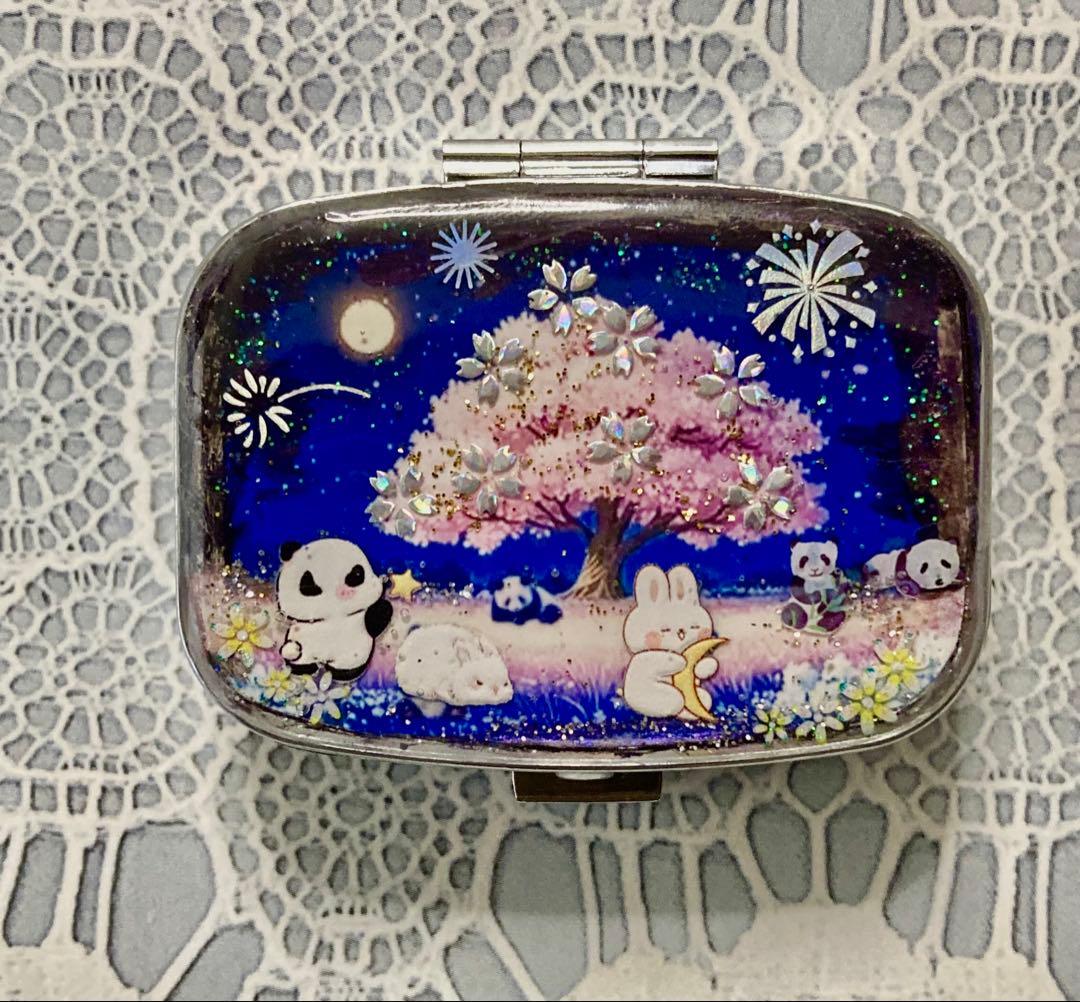 ハンドメイドピルケース小物入れ【夜桜見物のパンダさんとうさぎさん