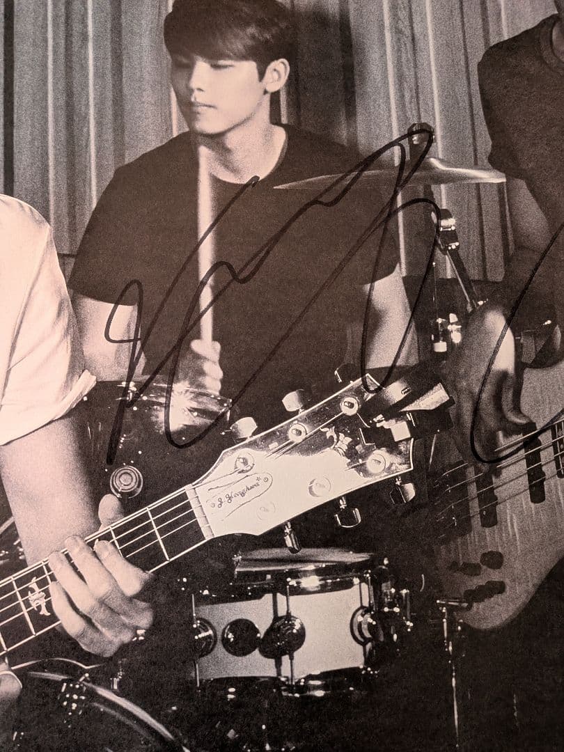 CNBLUE 2014 LIVE in SEOUL 直筆サイン入りポスター - メルカリ