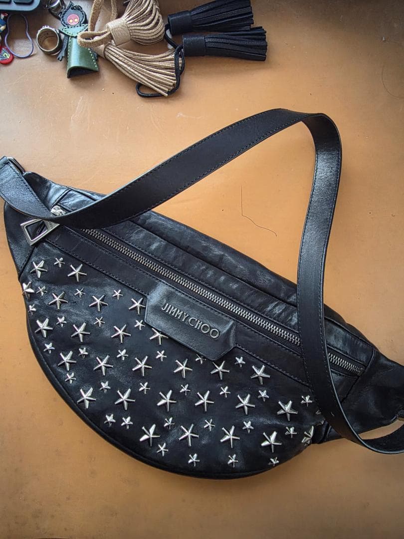 JIMMYCHOO ジミーチュウ　ボディ　スリング　ショルダーバッグ