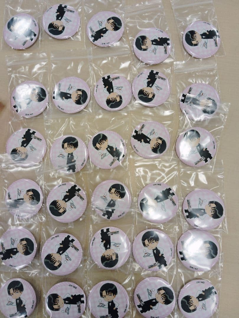 30個 進撃の巨人 キャラウムカフェ 缶バッジ リヴァイ 進撃の巨人ミニキャラグッズ缶バッジ : キャラウムカフェYahoo!店