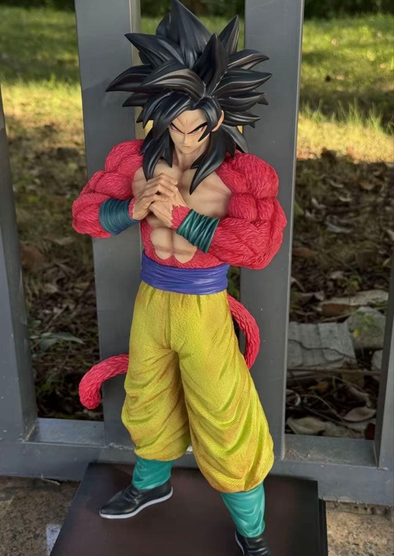 スーパーサイヤ人4 ガレージキット フィギュア。
