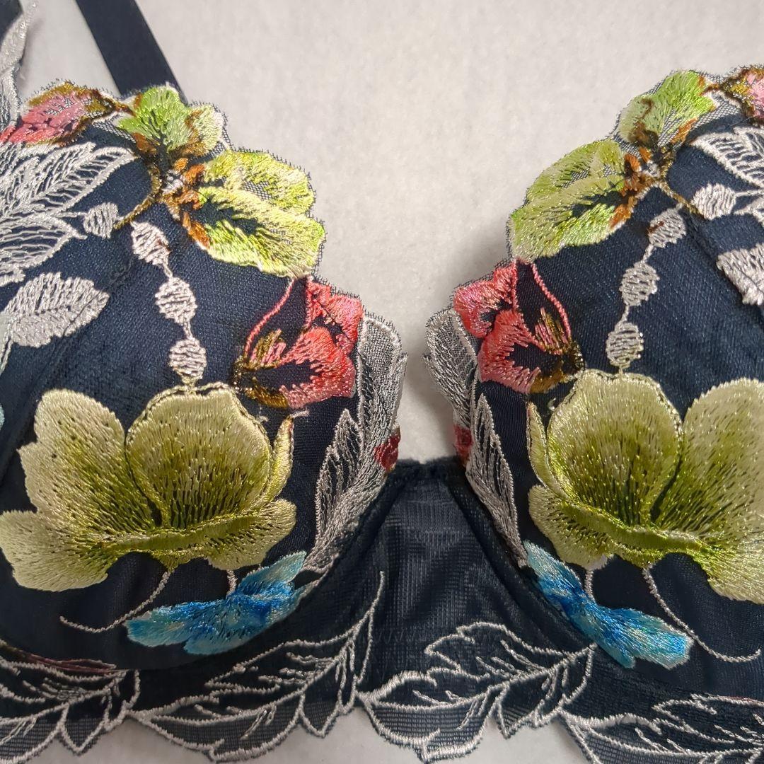 07142d サルート ワコール 新品 ブラD70/ソングM - メルカリ