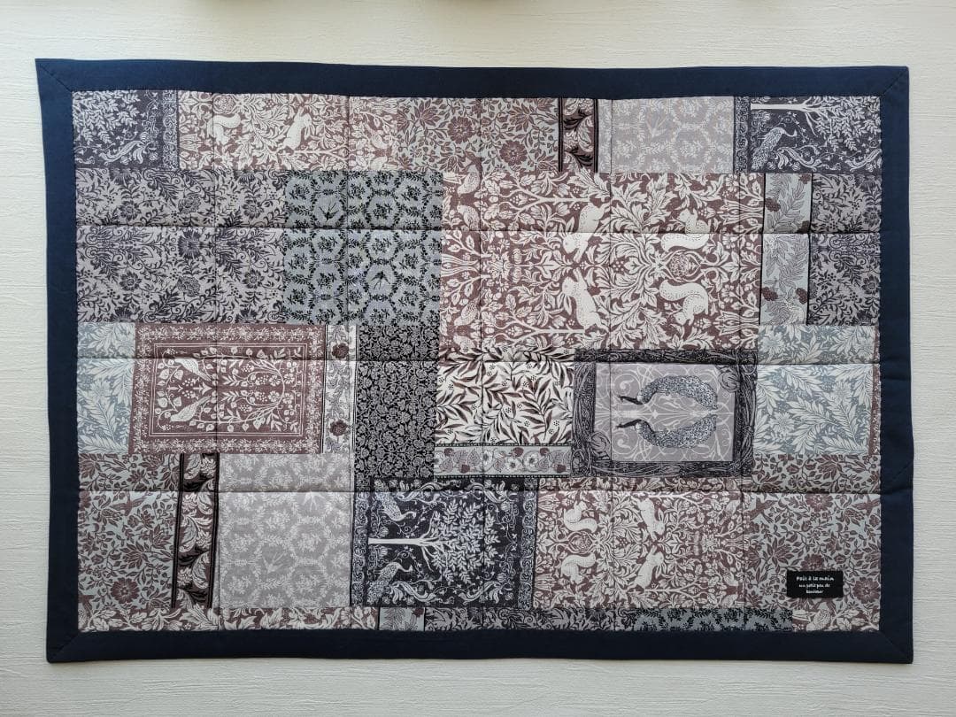 四角つなぎのパッチワークマット もめん古布/かすり絣 - メルカリ