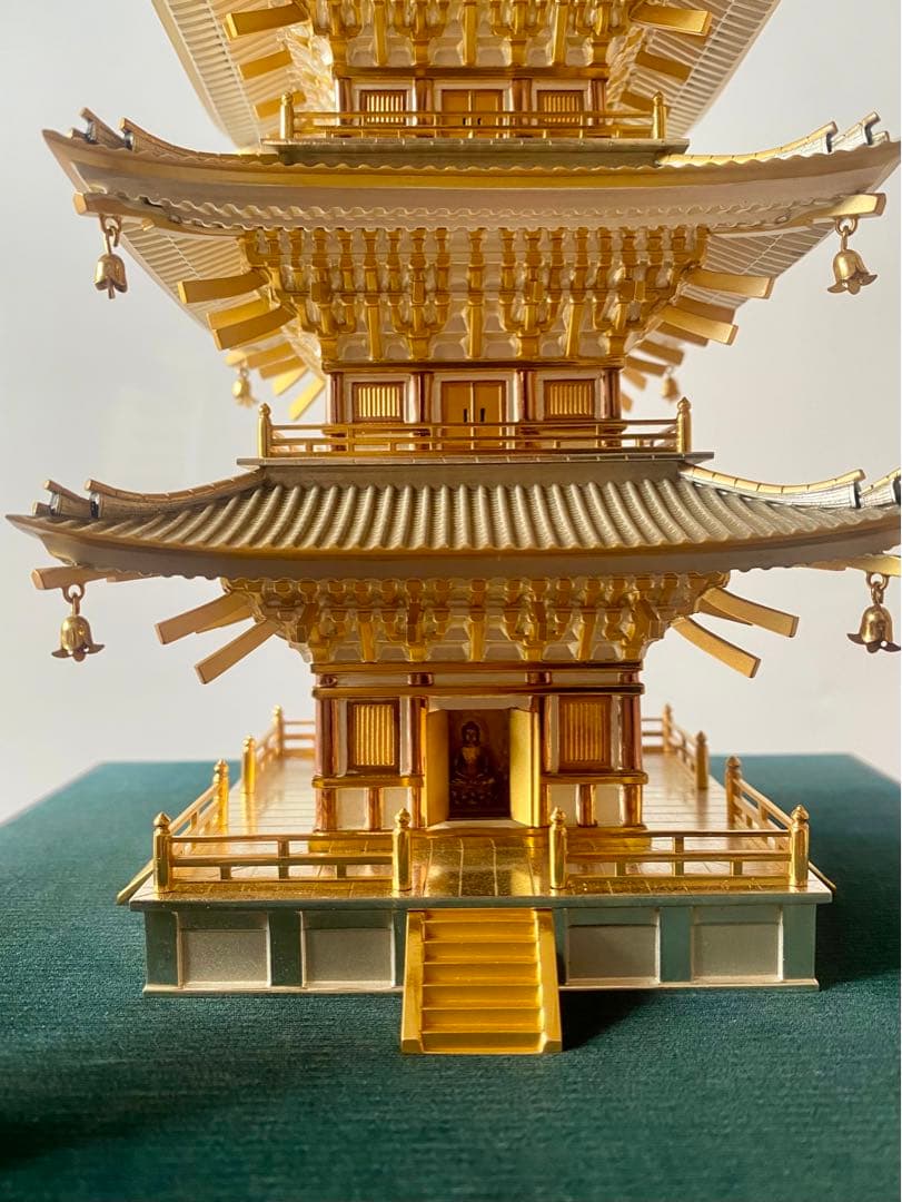 関武比古 銀製 五重塔 共箱 ガラスケース付き Takehiko Silver - メルカリ