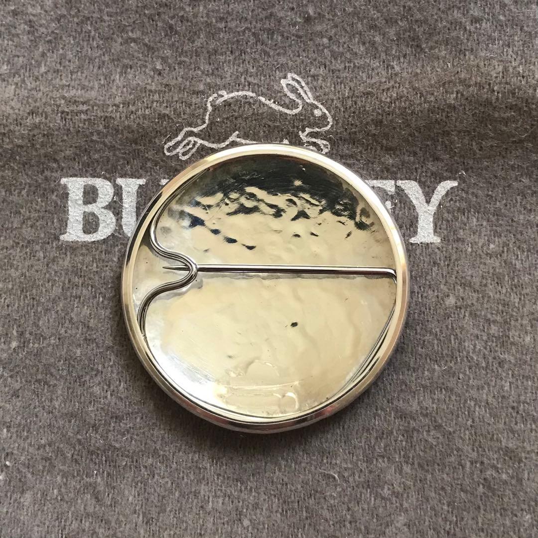 美品 BUNNEY バニー 34mm Hammered Badge シルバー - メルカリ