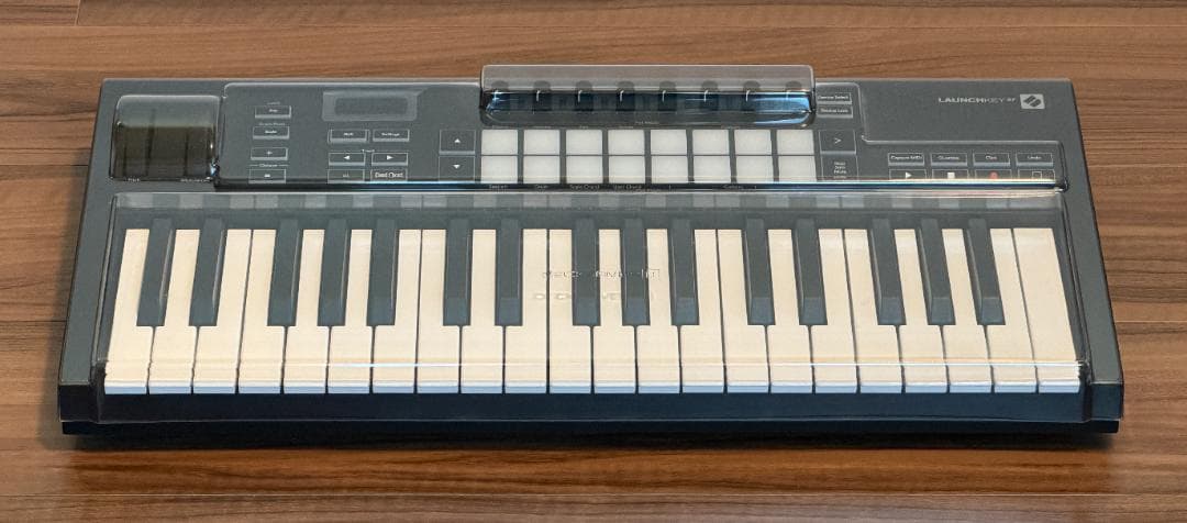 novation Launchkey 37 MK3 【Decksaver付！】
