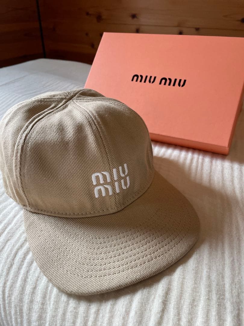 miu miu ベージュ キャップ Mサイズ
