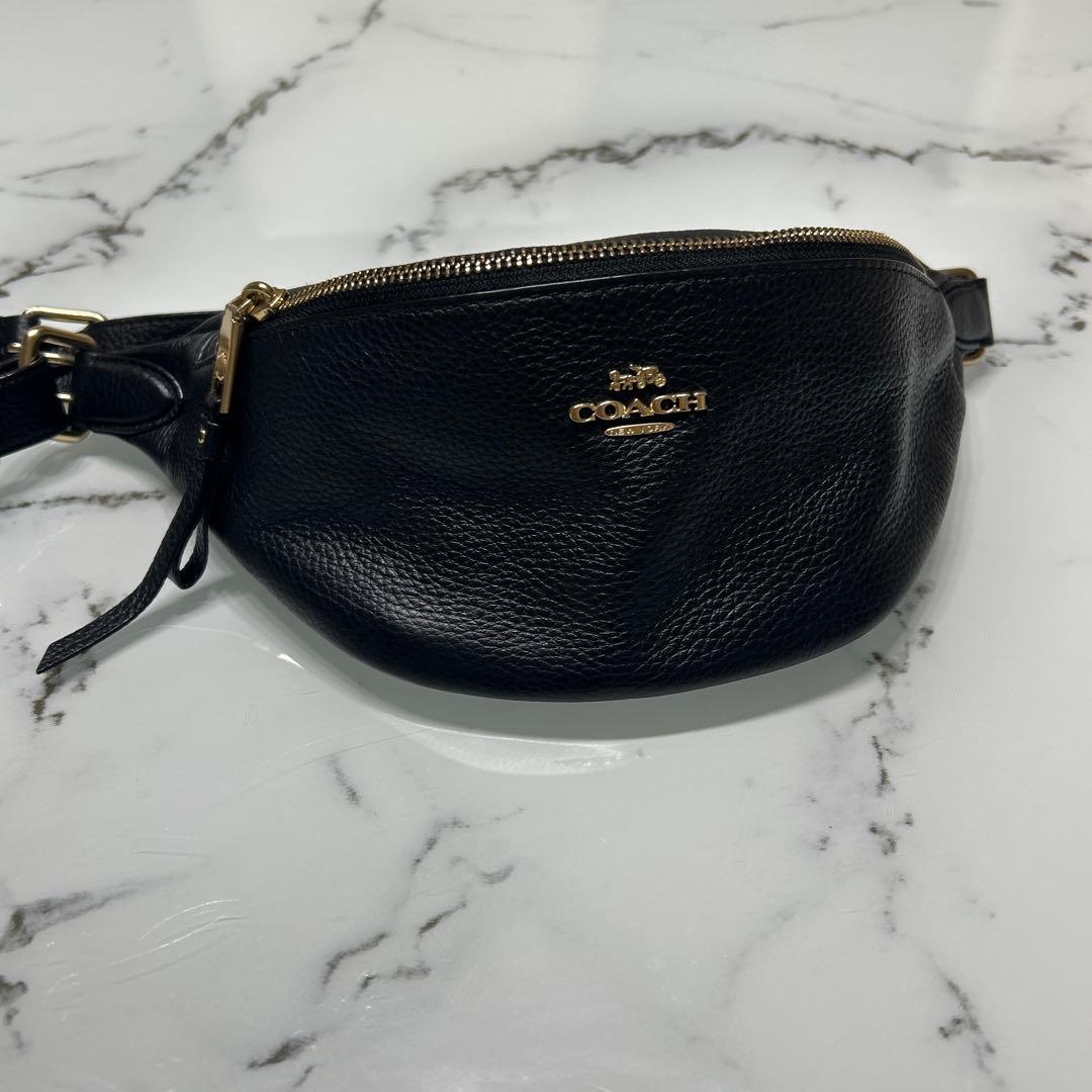 COACH ブラックレザー ボディバッグ