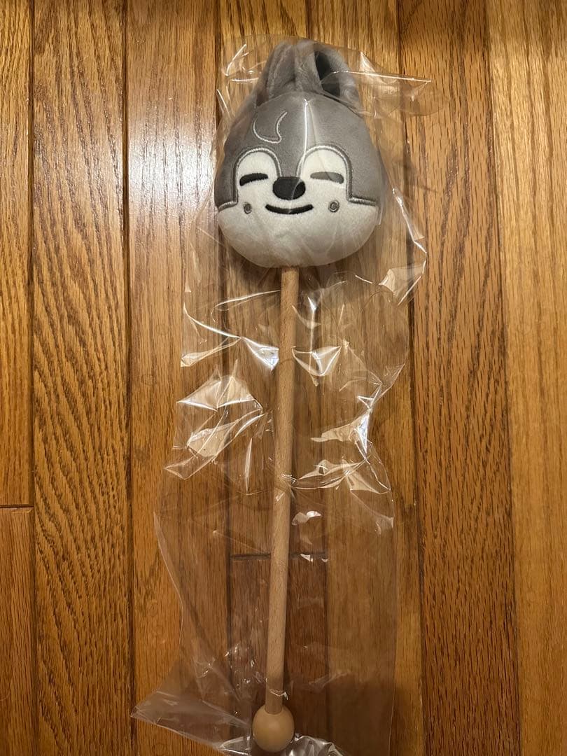 StrayKids バンチャン ウルフチャン 肩たたき棒 - メルカリ