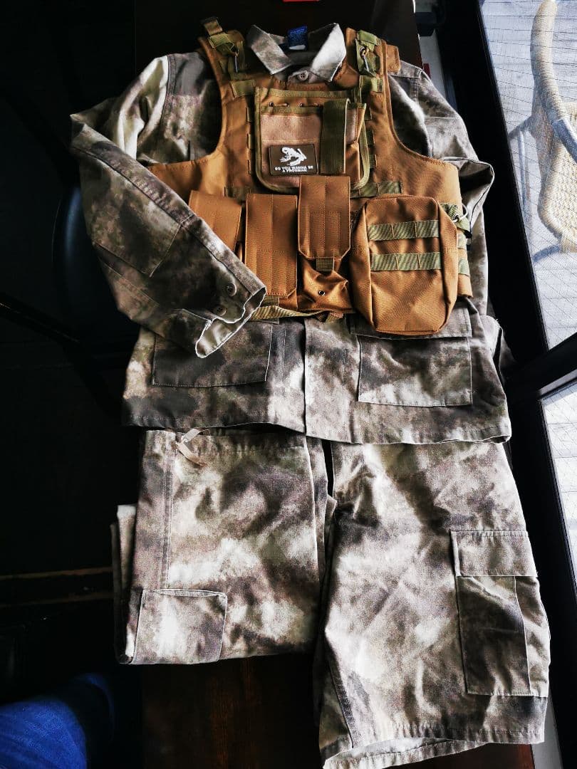 PROPPER 戦闘服上下、キャップ、ハーフパンツ、ベスト（無メーカー）付き