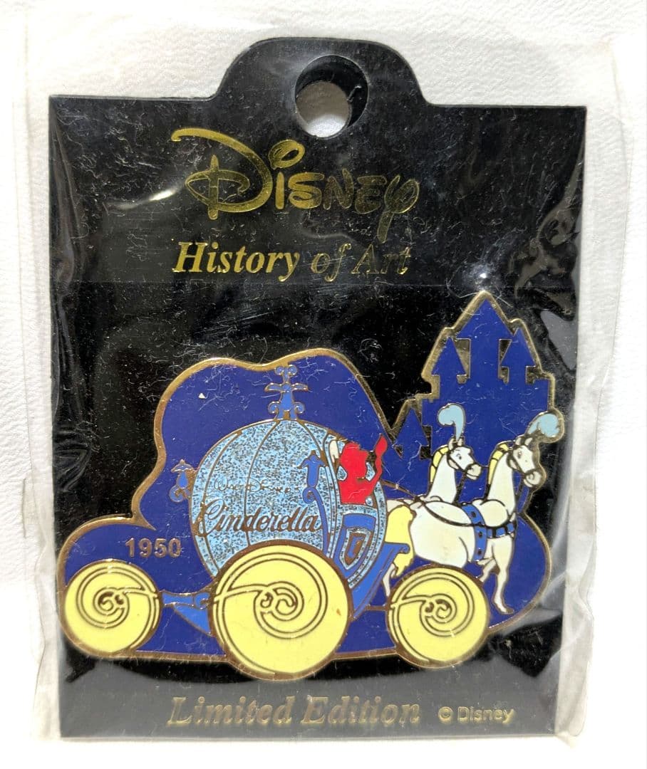 Disney シンデレラの馬車 限定版ピンバッジ - メルカリ