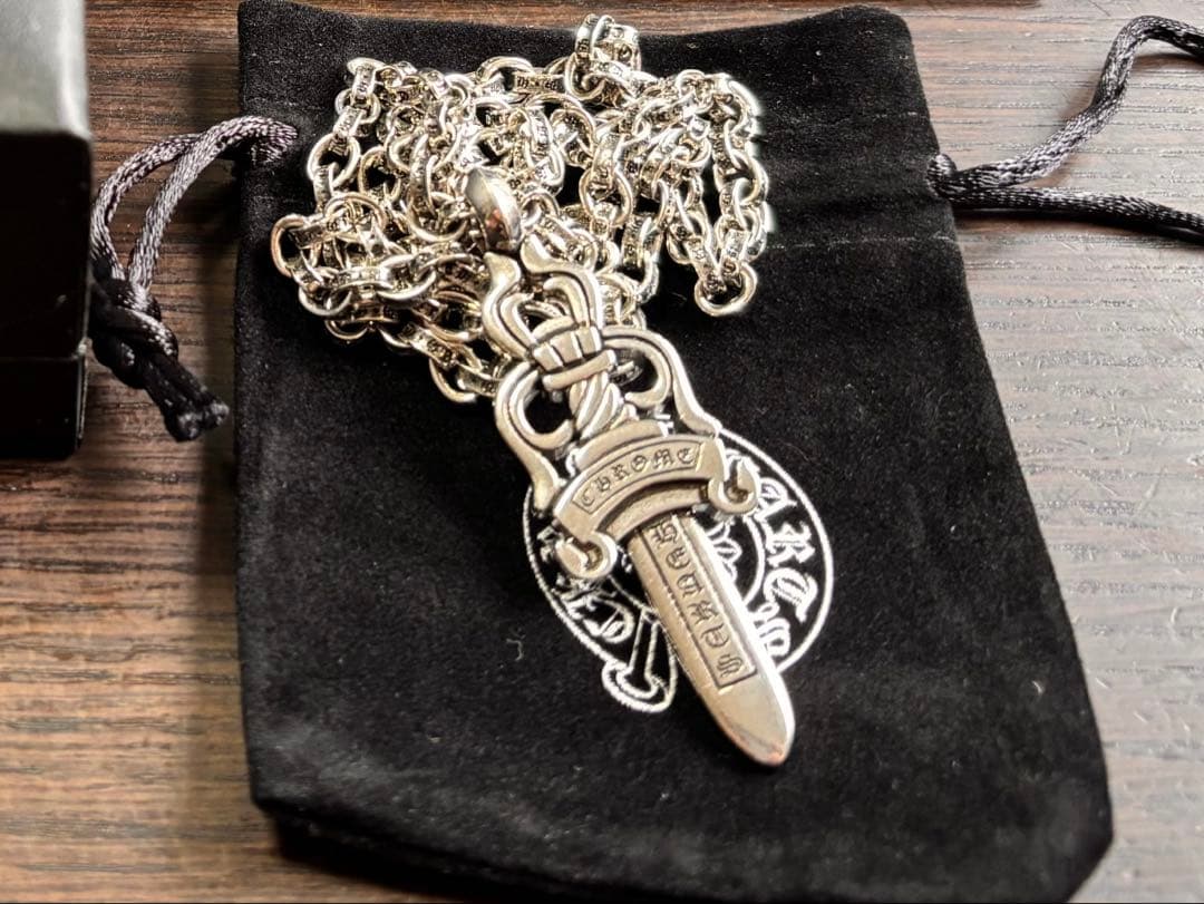 極美品 ⚜️クロムハーツ⚜️ ネックレス925シルバー CHROME ダガー 極美品 ⚜️クロムハーツ⚜️ ネックレス925シルバー CHROME ダガー