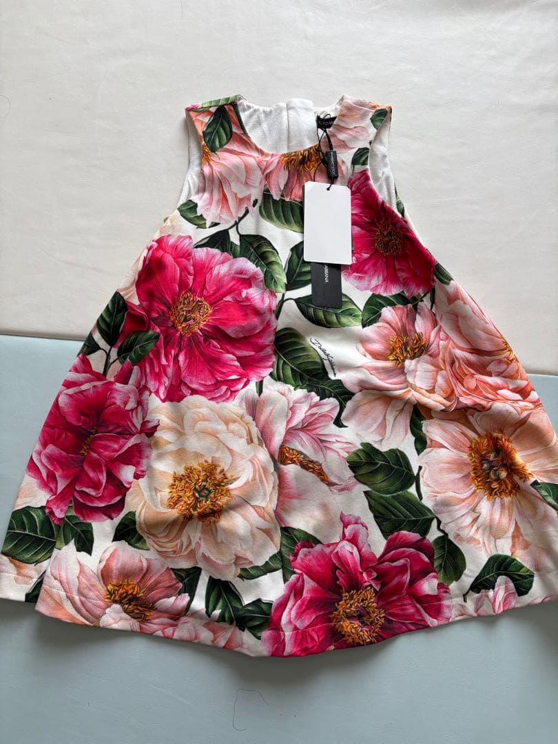 新品タグ付きDOLCE&GABBANAベビーワンピース ノースリーブ ブルマ付き