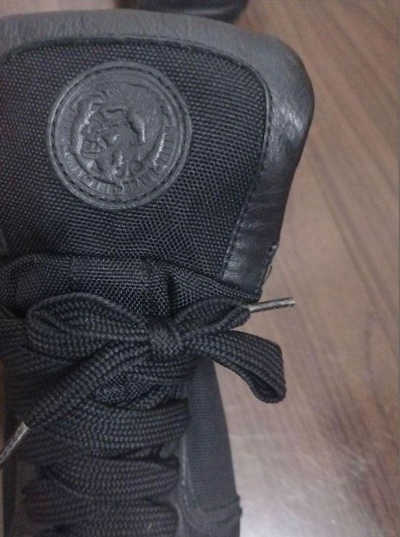 激レア 90s DIESEL スタッズ付きブラックスニーカー25.5㎝ - メルカリ