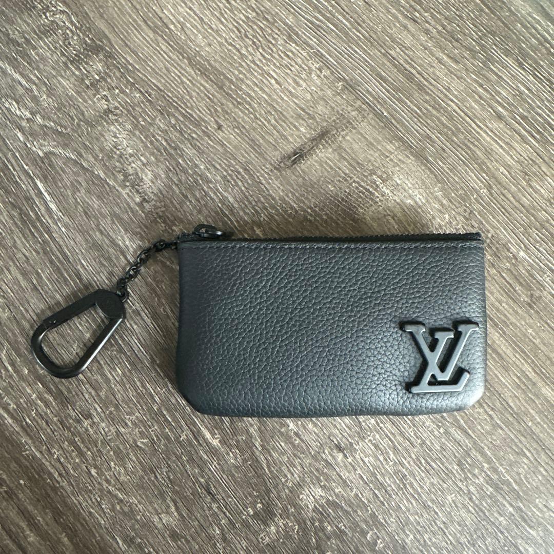 ヴィトン　ケース さぁ、夏休み後半戦！ 「ルイ・ヴィトン」が新作スーツケースを発売