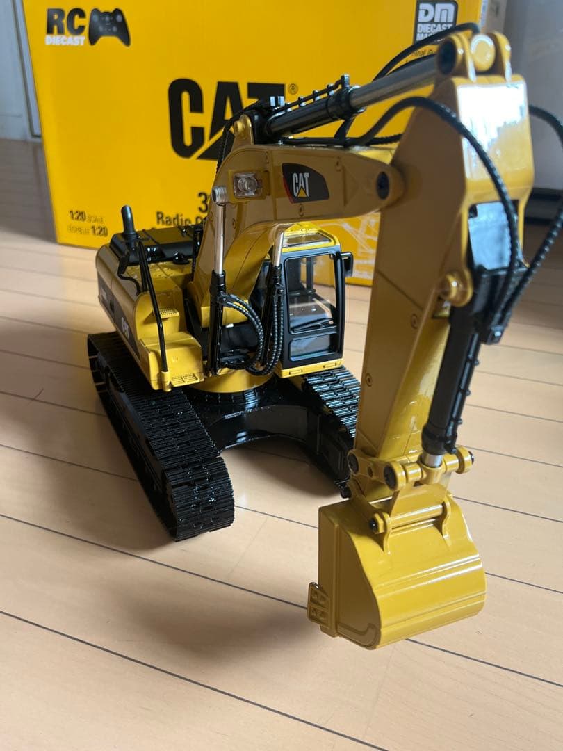 京商56621 1/20 油圧ショベル CAT330D L 動作確認済み - メルカリ