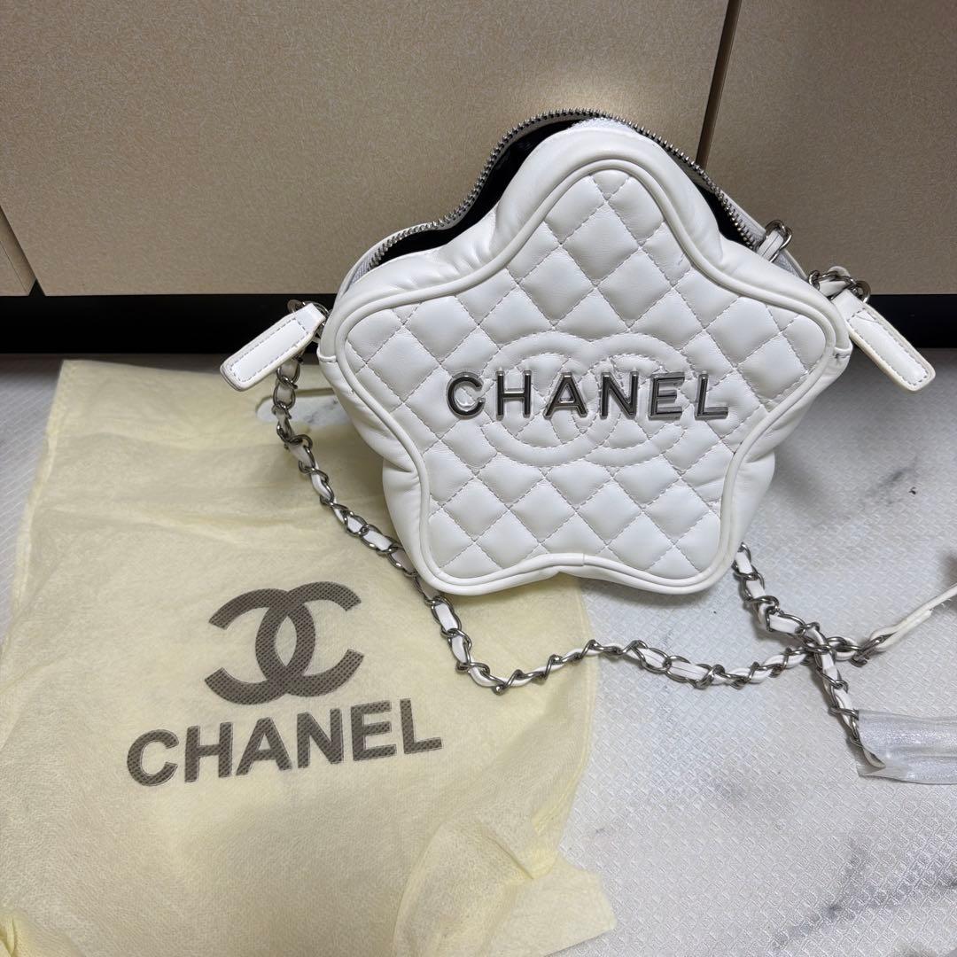 新品未使用品 ノベルティー CHANEL 星型ショルダーバッグ ホワイト