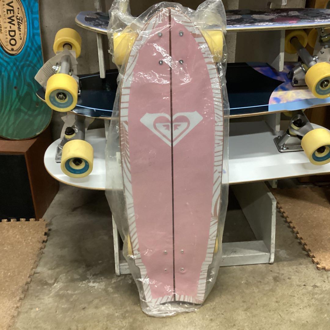 新品格安　女の子に大人気　オシャレなロキシーサーフスケート28インチピンクx白