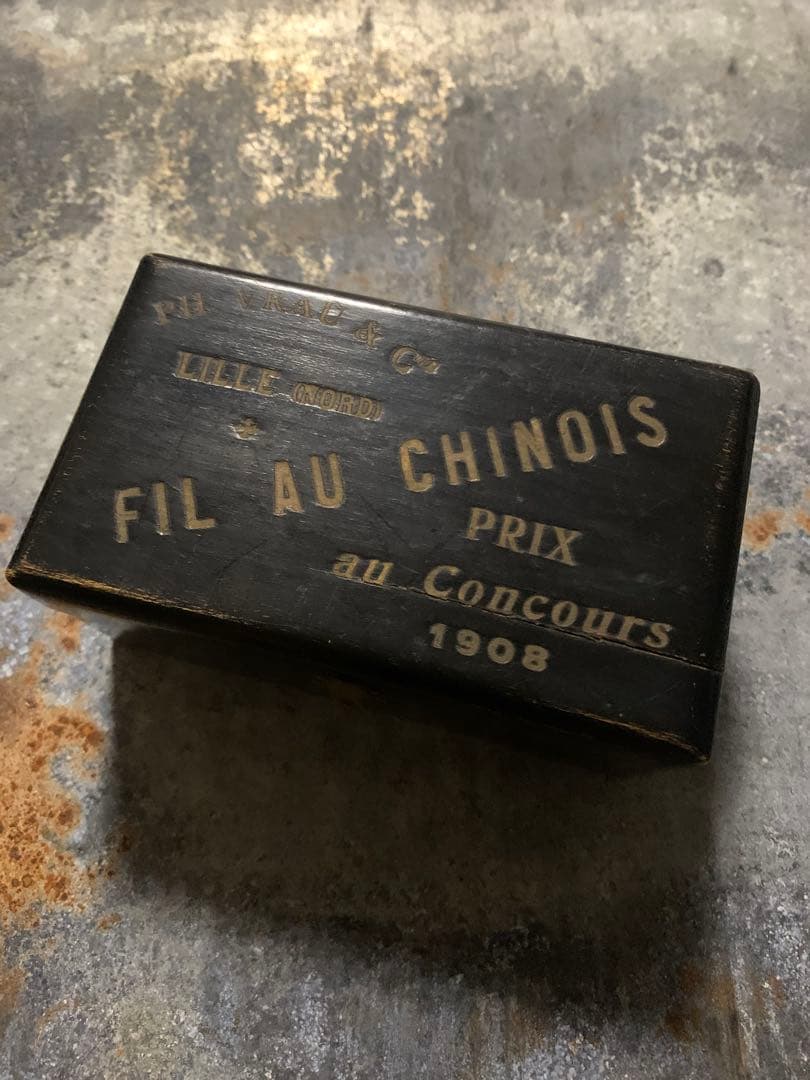 Ｄ.フランスアンティーク 糸メーカーの木箱と裁縫セット