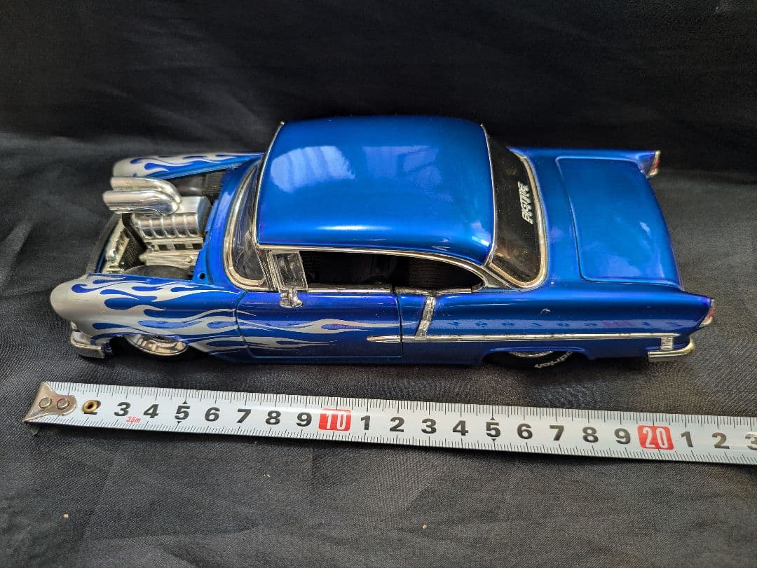 jada シボレー　ベルエア 1/24 Amazon | JADA TOYS 1/24 シボレー ベルエア 1957 アーミーグリーン