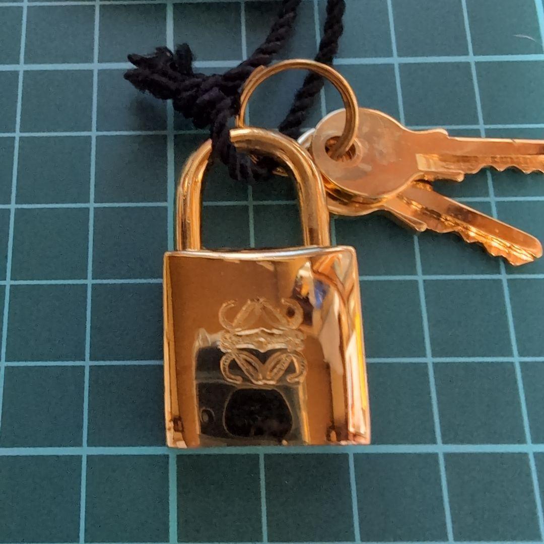 美品LOEWE ゴールド カデナ ネームタグ、クロシェット 2026年最新】Yahoo!オークション -ロエベ カデナの中古品・新品・未