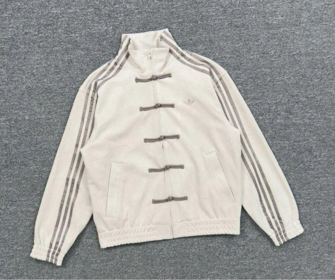 adidasアディダス 中国限定 蛇年トラックジャケット ホワイト Sサイズ”