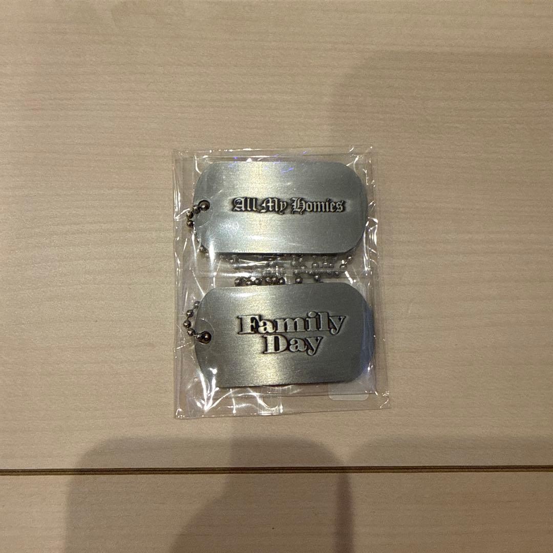 Family Day All My Homiesドッグタグ - メルカリ