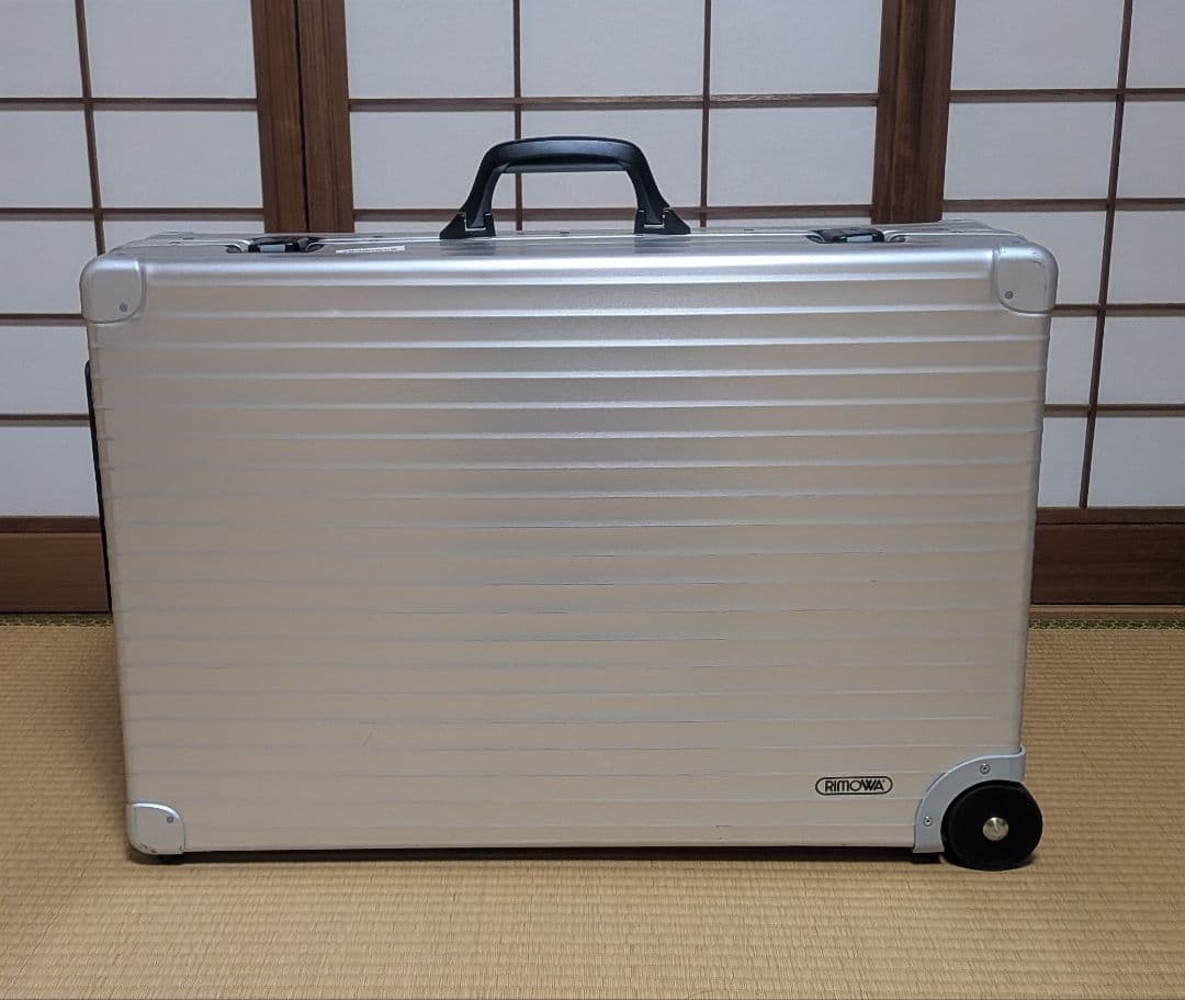 美品！RIMOWA アルミ製 キャリートランク 2輪 変形プルタブハンドルタイプ 2026年最新】Yahoo!オークション -RIMOWA プルタブ(スーツケース