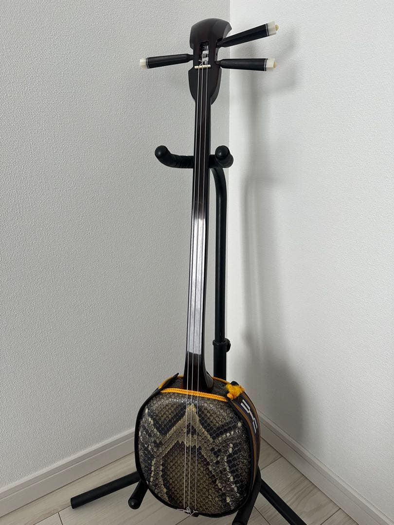 沖縄県産縞黒檀×本革一枚張りの三線 本日を最後に20:00までお値下げします