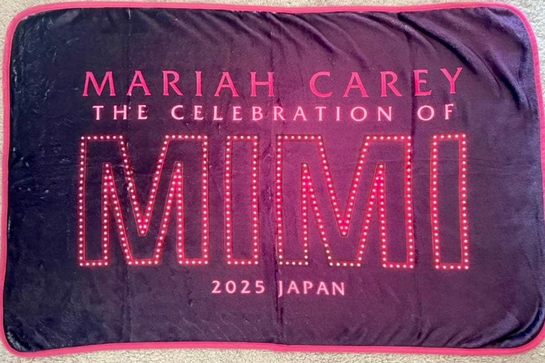 マライアキャリー 2025来日公演 ブランケット GOLD特典グッズ - メルカリ