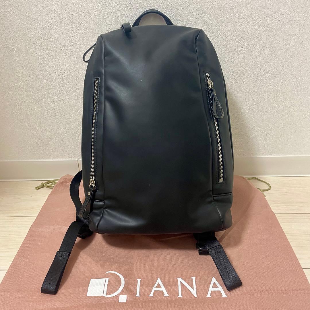 ✨️美品✨️+diana ダイアナ シリコンレザーA4リュック ブラック 保存袋付 プラスダイアナ ＋diana クッション入りA4リュック （黒その他